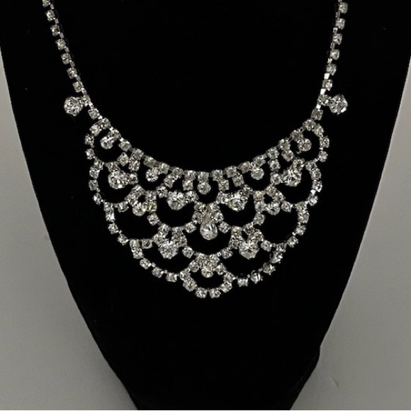 Vintage Silver Rhinestone Chandelier Necklace Old Hollywood Statement Jewelry - Picture 2 of 5